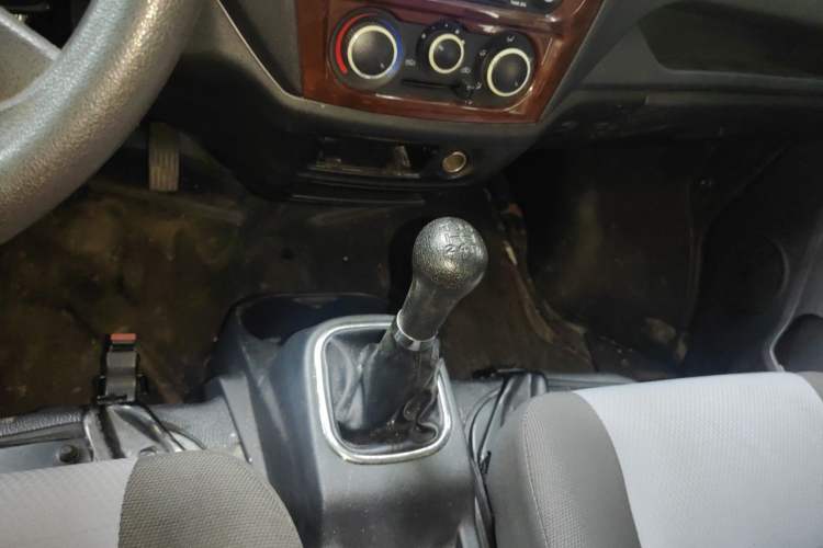 Used CHANGAN KAICHENG Ruixing M60 2019 1.5L Standard Version China VI Emission Standard 5/6 Seats DAM15KR Gear Lever