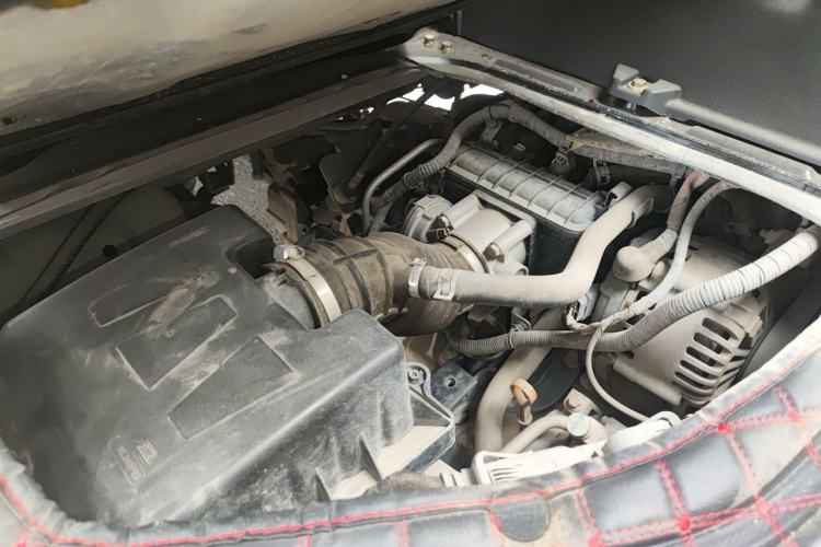 Used CHANGAN KAICHENG Ruixing M60 2019 1.5L Standard Version China VI Emission Standard 5/6 Seats DAM15KR Engine Bay