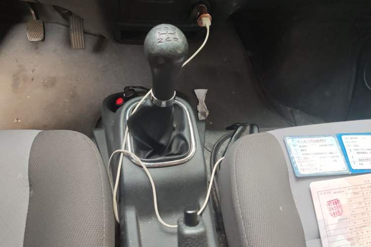 Used CHANGAN KAICHENG Ruixing M60 2019 1.5L Standard Model China V Emission Standards 5/6 Seats 4G15S Gear Lever