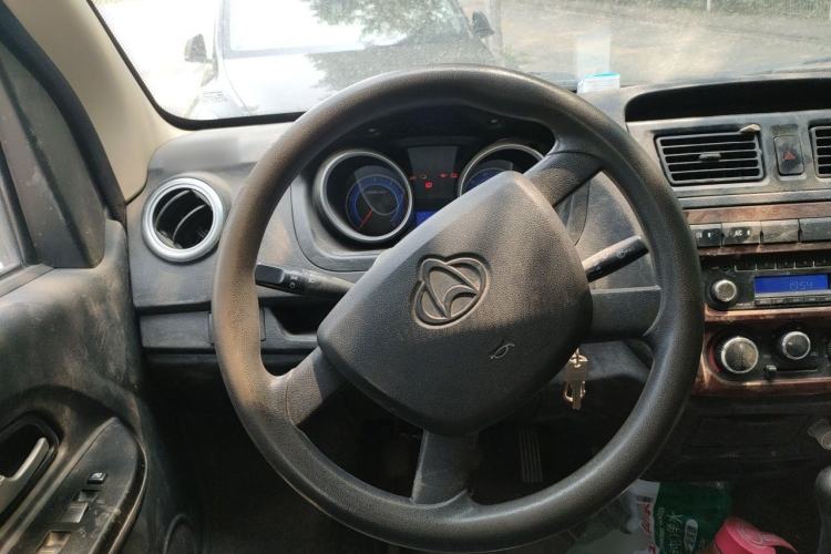 Used CHANGAN KAICHENG Ruixing M60 2019 1.5L Business Version China VI 6-Seater DAM15KR Steering Wheel