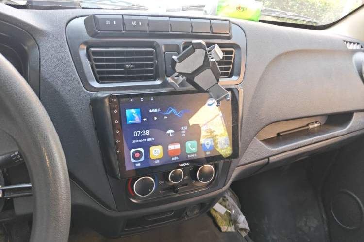 Used CHANGAN KAICHENG Ruixing M60 2019 1.5L Standard Version China VI Van with 5 Seats DAM15KR Audio And AC Panel