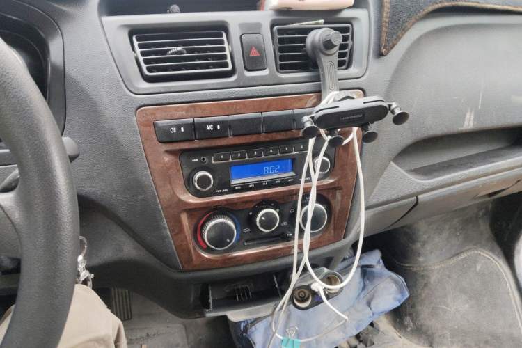 Used CHANGAN KAICHENG Ruixing M60 2019 1.5L Standard Version China VI Emission Standard 5/6 Seats DAM15KR Audio And AC Panel