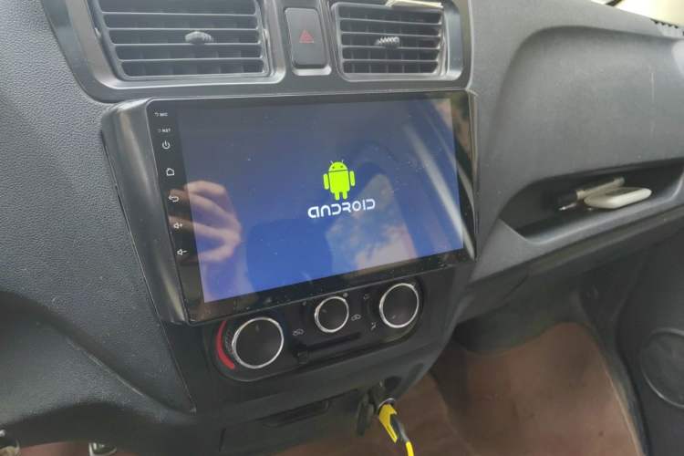 Used CHANGAN KAICHENG Ruixing M60 2019 1.5L Standard Model China V Emission Standards 5/6 Seats 4G15S Audio And AC Panel