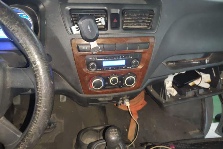 Used CHANGAN KAICHENG Ruixing M60 2019 1.5L Standard Version China VI Emission Standard 5/6 Seats DAM15KR Audio And AC Panel