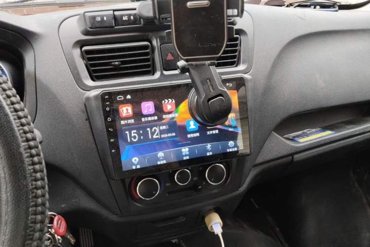 Used CHANGAN KAICHENG Ruixing M60 2019 1.5L Standard Model China V Emission Standards 5/6 Seats 4G15S Audio And AC Panel