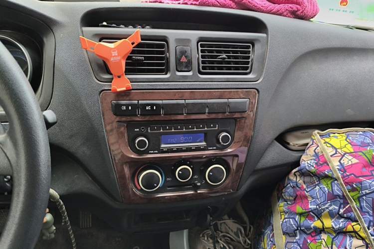 Used CHANGAN KAICHENG Ruixing M60 2019 1.5L Business Version China VI 6-Seater DAM15KR Audio And AC Panel