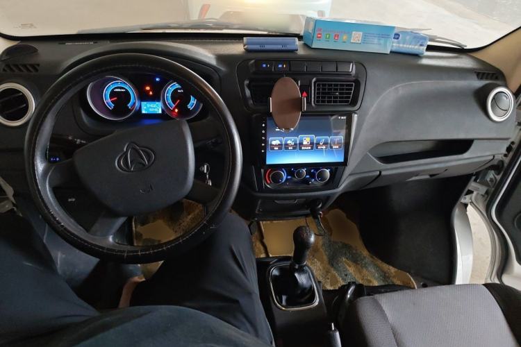 Used CHANGAN KAICHENG Ruixing M60 2019 1.5L Standard Version China VI Van with 5 Seats DAM15KR Center Console