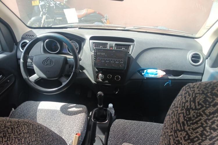 Used CHANGAN KAICHENG Ruixing M60 2019 1.5L Standard Version China VI Van with 5 Seats DAM15KR Center Console