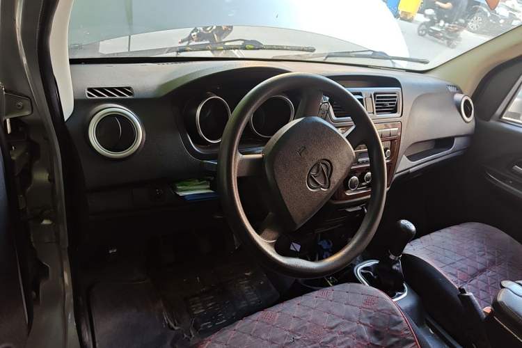 Used CHANGAN KAICHENG Ruixing M60 2019 1.5L Base Version China VI Standard 2-Seater Van with DAM15KR Engine Center Console