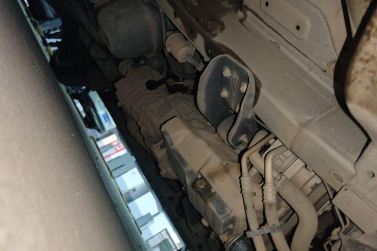 Used CHANGAN KAICHENG Ruixing M60 2019 1.5L Standard Version China VI Emission Standard 5/6 Seats DAM15KR Chassis Front Right