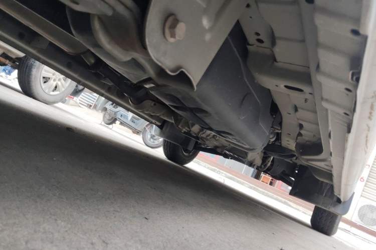 Used CHANGAN KAICHENG Ruixing M60 2019 1.5L Standard Model China V Emission Standards 5/6 Seats 4G15S Chassis Rear Right