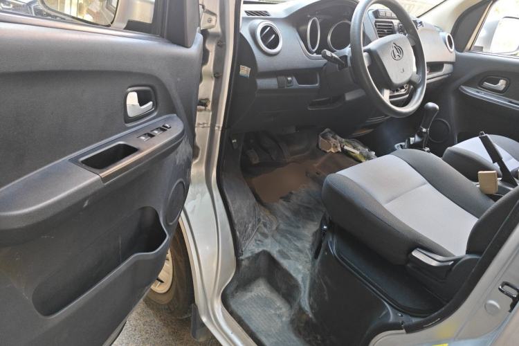 Used CHANGAN KAICHENG Ruixing M60 2019 1.5L Standard Version China VI Van with 5 Seats DAM15KR Driver Seat