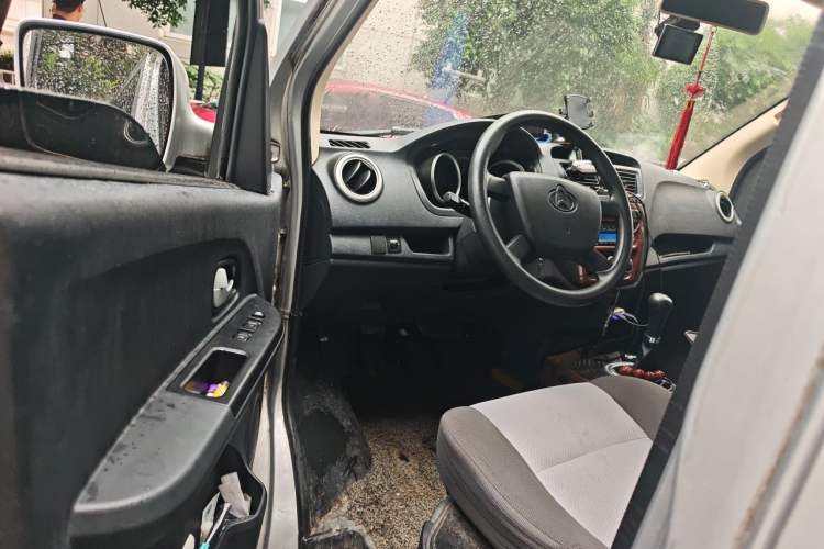 Used CHANGAN KAICHENG Ruixing M60 2019 1.5L Business Version China VI 6-Seater DAM15KR Driver Seat