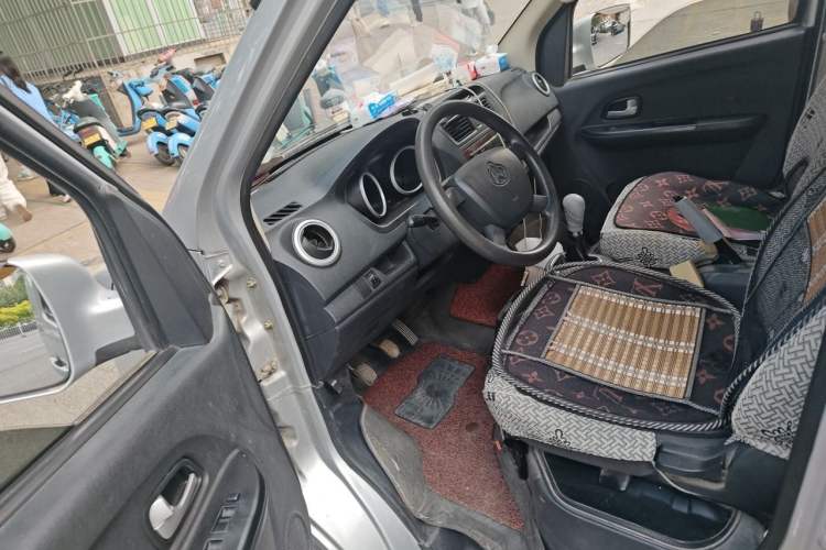 Used CHANGAN KAICHENG Ruixing M60 2019 1.5L Business Version China VI 6-Seater DAM15KR Driver Seat