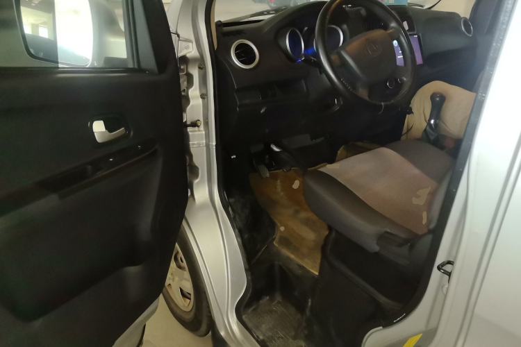 Used CHANGAN KAICHENG Ruixing M60 2019 1.5L Standard Version China VI Van with 5 Seats DAM15KR Driver Seat