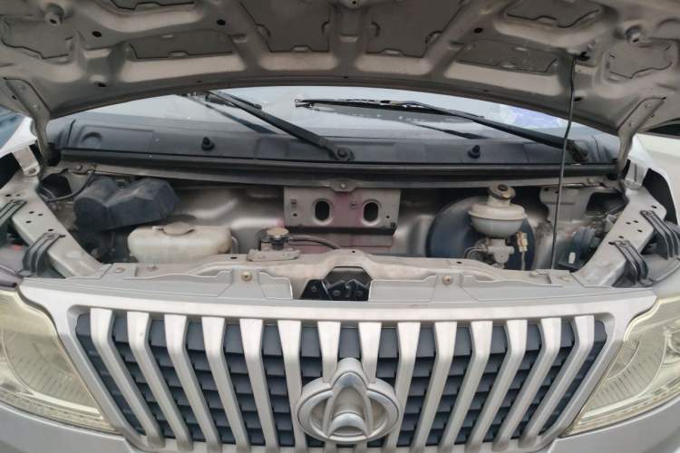 Used CHANGAN KAICHENG Ruixing M60 2019 1.5L Standard Model China V Emission Standards 5/6 Seats 4G15S Engine Bay