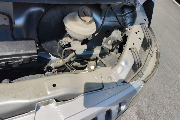 Used CHANGAN KAICHENG Ruixing M60 2019 1.5L Base Version China VI Standard 2-Seater Van with DAM15KR Engine Engine Bay Left