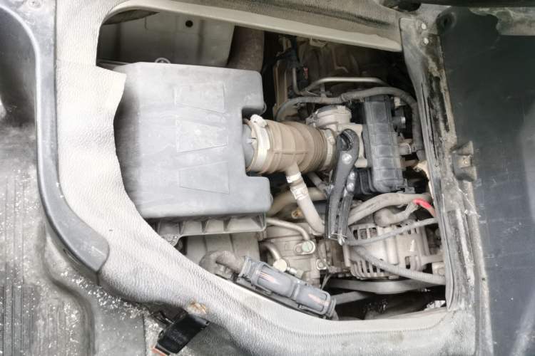 Used CHANGAN KAICHENG Ruixing M60 2019 1.5L Business Version China VI 6-Seater DAM15KR Engine Bay Right