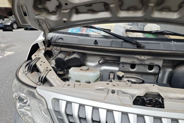 Used CHANGAN KAICHENG Ruixing M60 2019 1.5L Standard Model China V Emission Standards 5/6 Seats 4G15S Engine Bay Right