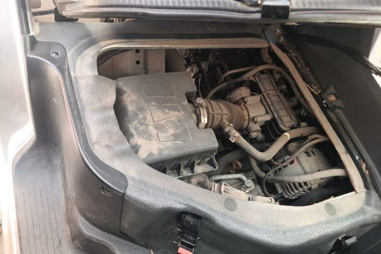 Used CHANGAN KAICHENG Ruixing M60 2019 1.5L Standard Version China VI Van with 5 Seats DAM15KR Engine Bay Right