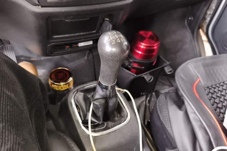 Used CHANGAN KAICHENG Ruixing M60 2019 1.5L Standard Version China VI Emission Standard 5/6 Seats DAM15KR Gear Lever