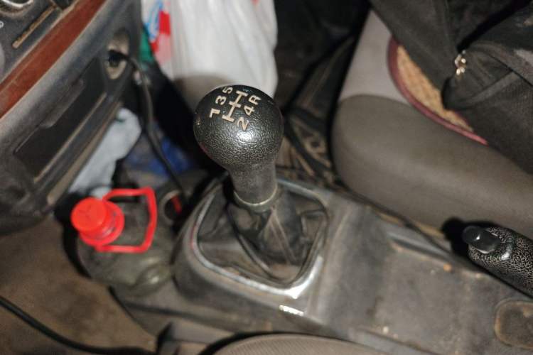 Used CHANGAN KAICHENG Ruixing M60 2019 1.5L Standard Version China VI Emission Standard 5/6 Seats DAM15KR Gear Lever