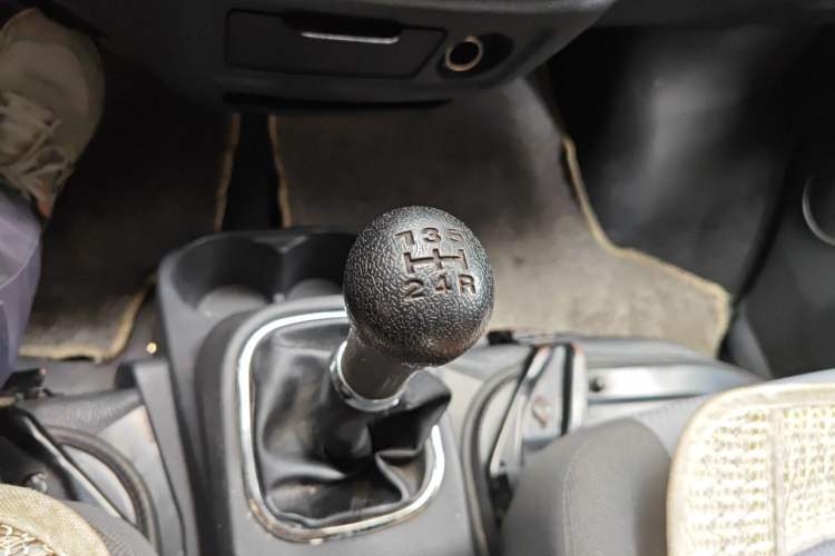 Used CHANGAN KAICHENG Ruixing M60 2019 1.5L Standard Version China VI Emission Standard 5/6 Seats DAM15KR Gear Lever
