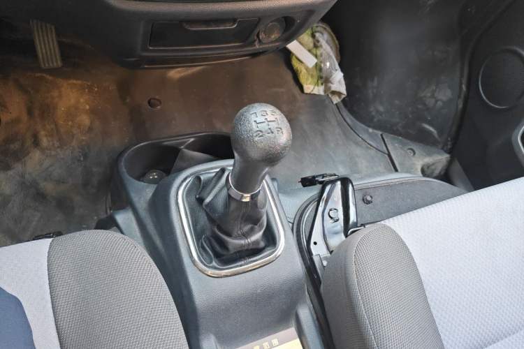 Used CHANGAN KAICHENG Ruixing M60 2019 1.5L Standard Version China VI Van with 5 Seats DAM15KR Gear Lever