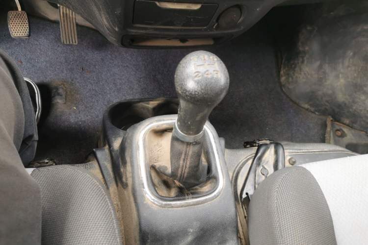 Used CHANGAN KAICHENG Ruixing M60 2019 1.5L Standard Version China VI Emission Standard 5/6 Seats DAM15KR Gear Lever