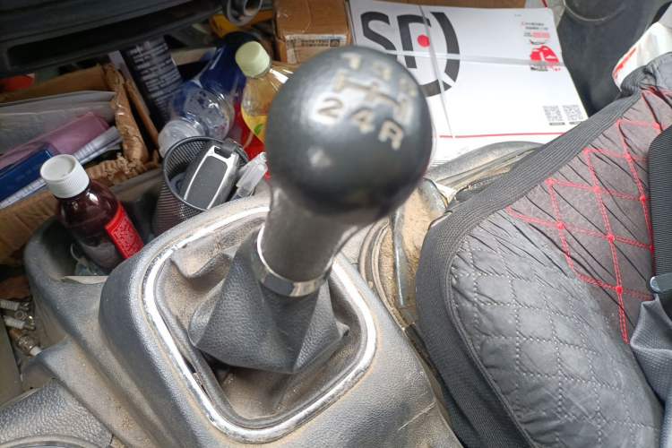 Used CHANGAN KAICHENG Ruixing M60 2019 1.5L Business Version China VI 6-Seater DAM15KR Gear Lever