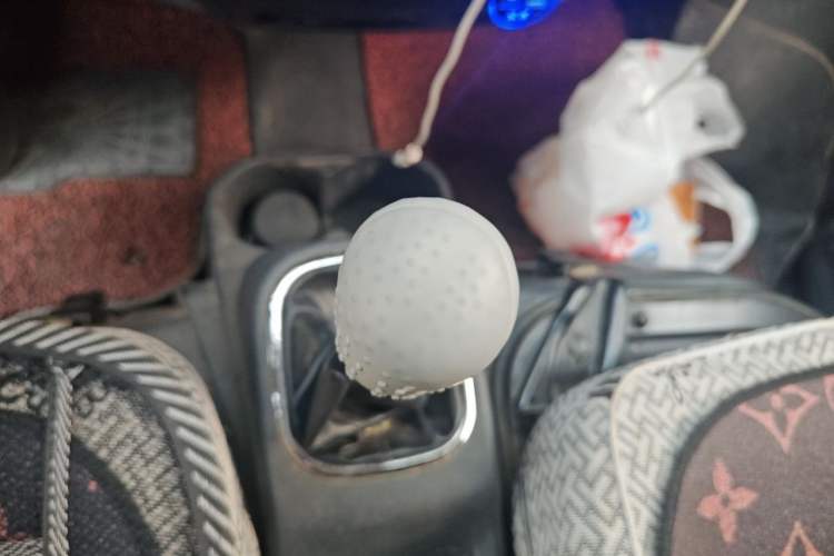 Used CHANGAN KAICHENG Ruixing M60 2019 1.5L Business Version China VI 6-Seater DAM15KR Gear Lever