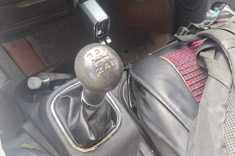 Used CHANGAN KAICHENG Ruixing M60 2019 1.5L Business Model China V Emission Standard 6-Seater 4G15S Gear Lever