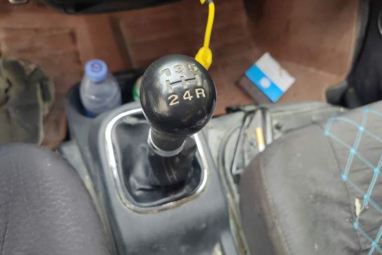 Used CHANGAN KAICHENG Ruixing M60 2019 1.5L Standard Model China V Emission Standards 5/6 Seats 4G15S Gear Lever
