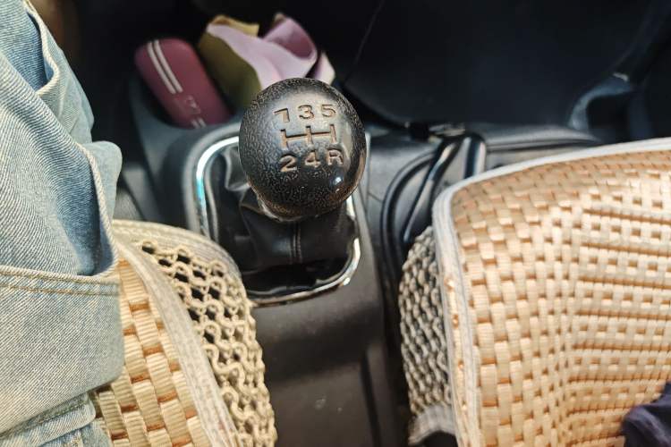 Used CHANGAN KAICHENG Ruixing M60 2019 1.5L Standard Model China V Emission Standards 5/6 Seats 4G15S Gear Lever