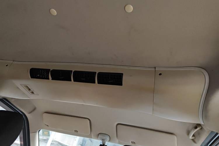 Used CHANGAN KAICHENG Ruixing M60 2019 1.5L Standard Version China VI Emission Standard 5/6 Seats DAM15KR Headliner