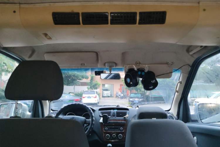 Used CHANGAN KAICHENG Ruixing M60 2019 1.5L Standard Model China V Emission Standards 5/6 Seats 4G15S Headliner
