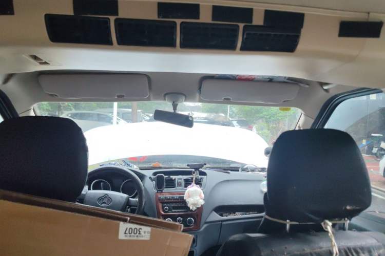 Used CHANGAN KAICHENG Ruixing M60 2019 1.5L Standard Model China V Emission Standards 5/6 Seats 4G15S Headliner