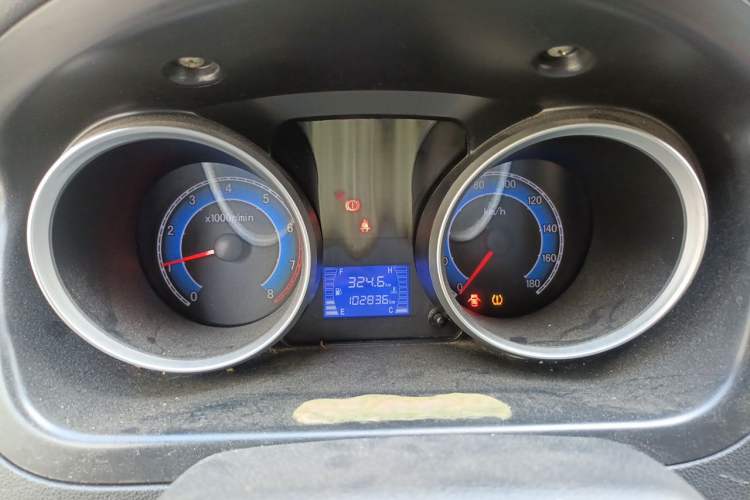 Used CHANGAN KAICHENG Ruixing M60 2019 1.5L Standard Model China V Emission Standards 5/6 Seats 4G15S Instrument Cluster