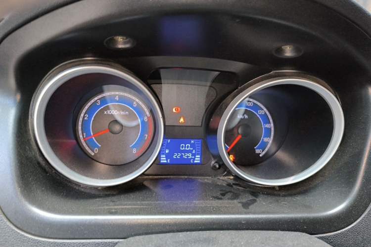 Used CHANGAN KAICHENG Ruixing M60 2019 1.5L Base Model China V Emission Standard 2-Seat Cargo Van with 4G15S Engine Instrument Cluster