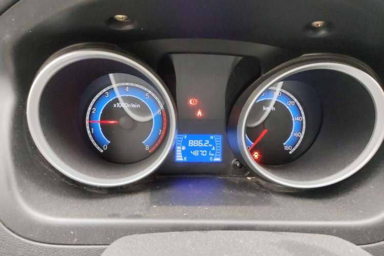 Used CHANGAN KAICHENG Ruixing M60 2019 1.5L Standard Model China V Emission Standards 5/6 Seats 4G15S Instrument Cluster