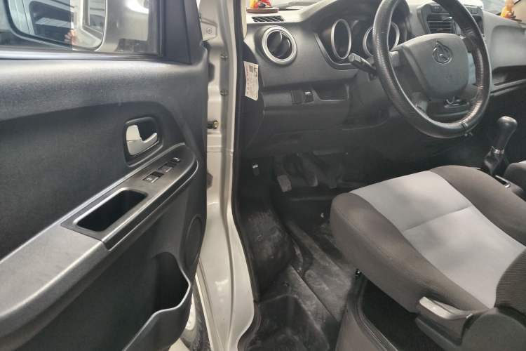 Used CHANGAN KAICHENG Ruixing M60 2019 1.5L Base Version China VI Standard 2-Seater Van with DAM15KR Engine Interior 4
