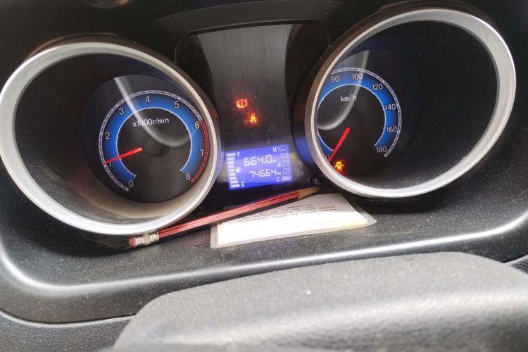 Used CHANGAN KAICHENG Ruixing M60 2019 1.5L Base Model China V Emission Standard 7-Seater 4G15S Odometer Close Up