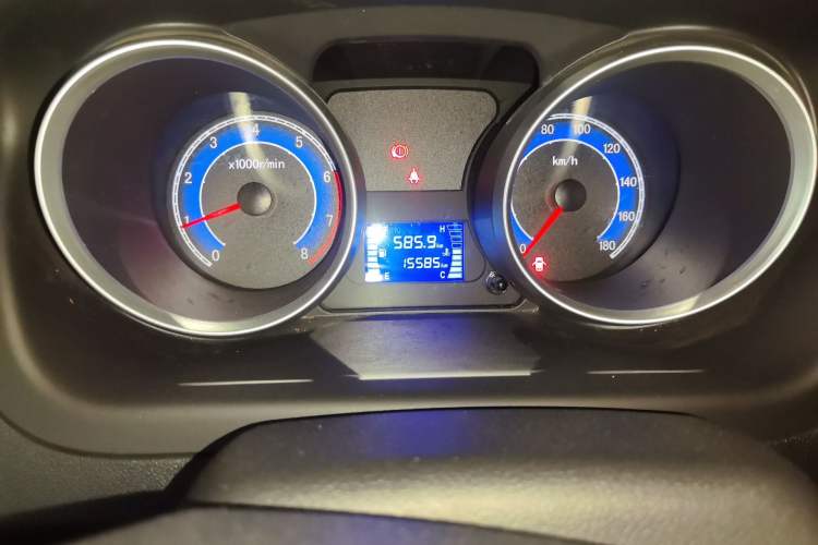 Used CHANGAN KAICHENG Ruixing M60 2019 1.5L Standard Version China VI Van with 5 Seats DAM15KR Odometer Close Up