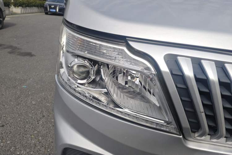 Used CHANGAN KAICHENG Ruixing M60 2019 1.5L Business Model China V Emission Standard 6-Seater 4G15S Right Front Headlight