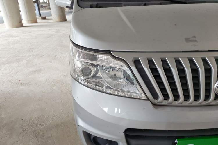 Used CHANGAN KAICHENG Ruixing M60 2019 1.5L Standard Version China VI Van with 5 Seats DAM15KR Right Front Headlight