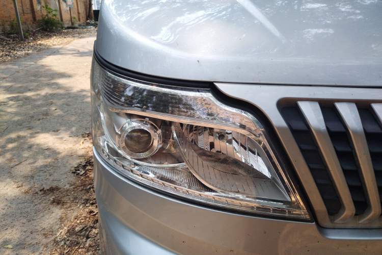 Used CHANGAN KAICHENG Ruixing M60 2019 1.5L Base Model China V Emission Standard 7-Seater 4G15S Right Front Headlight