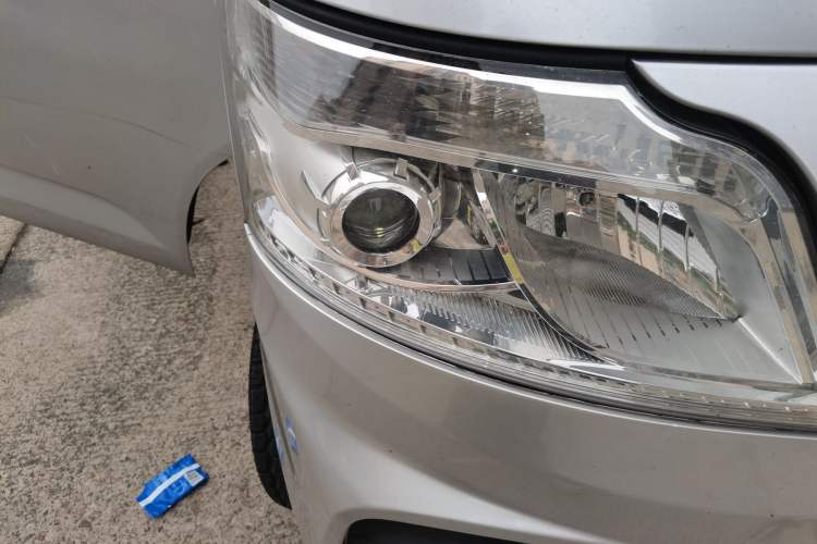Used CHANGAN KAICHENG Ruixing M60 2019 1.5L Standard Version China VI Emission Standard 5/6 Seats DAM15KR Right Front Headlight
