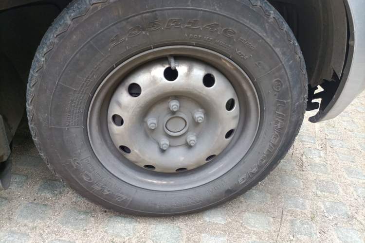 Used CHANGAN KAICHENG Ruixing M60 2019 1.5L Business Version China VI 6-Seater DAM15KR Right Front Wheel Hub
