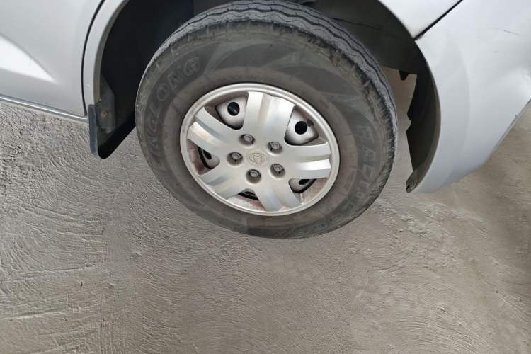 Used CHANGAN KAICHENG Ruixing M60 2019 1.5L Standard Version China VI Van with 5 Seats DAM15KR Right Front Wheel Hub
