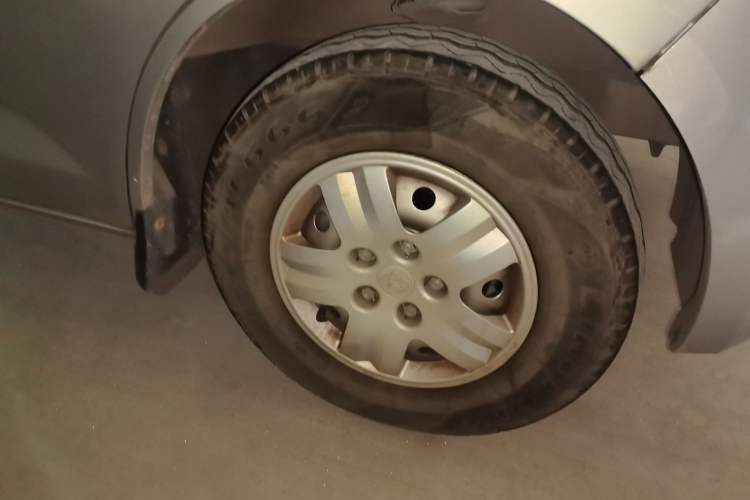 Used CHANGAN KAICHENG Ruixing M60 2019 1.5L Standard Version China VI Van with 5 Seats DAM15KR Right Front Wheel Hub